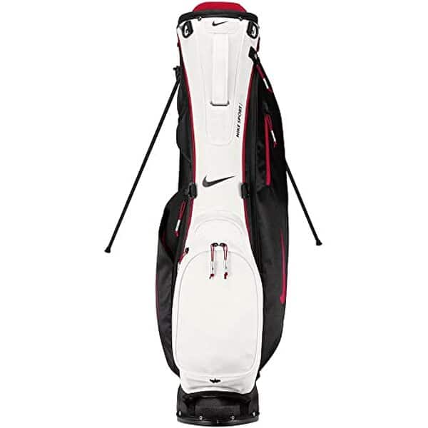 Découvrez notre test complet du sac de golf Nike Sport Lite TA, alliant praticité et style pour les passionnés de golf. Lisez pour connaître ses points forts et faibles.